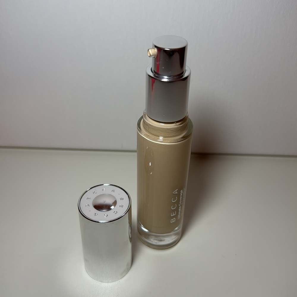 Becca Ultimate Coverage Foundation - Picture 3 of 5